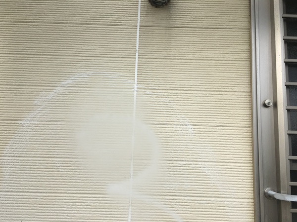 蒲郡市 Y様邸 屋根・外壁ﾌｯｿｺｰｽ　外壁塗装　バイオ洗浄中