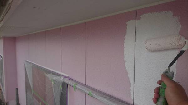 額田郡 H様邸  屋根・外壁塗装 RSシルバーグロスSiコース下塗り中