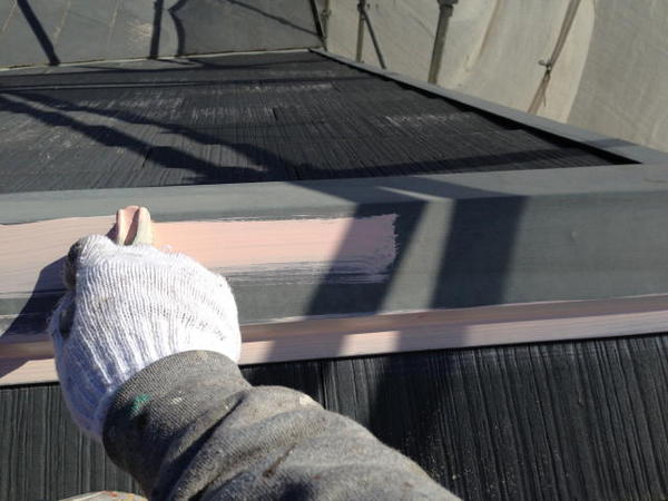 刈谷市 B様邸 屋根塗装 遮熱シリコンコース錆止め塗装中