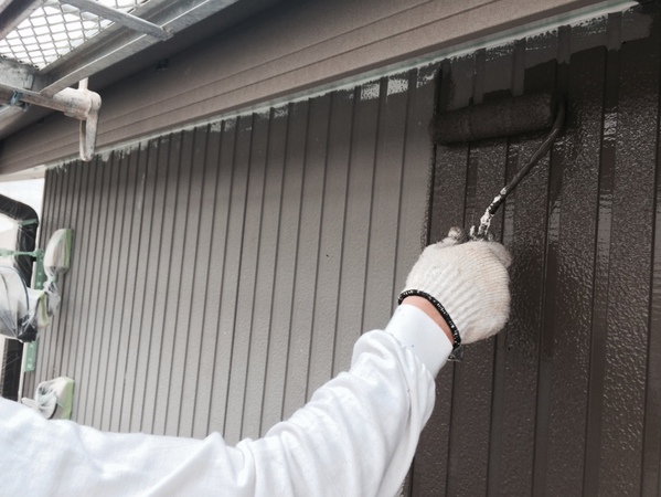 岡崎市 Ｓ様邸 外壁塗装 無機塗装コース　屋根フッソコース外壁下塗り中