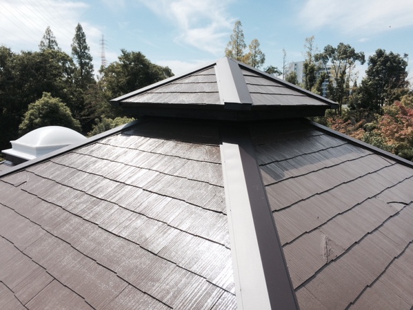 名古屋市 ヴェリーフラワー 店舗 屋根・外壁塗装 シリコンコース屋根上塗り完了1