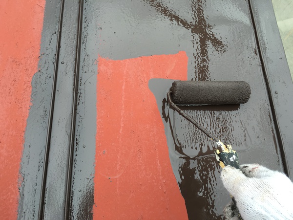 名古屋市　O様邸　戸建　屋根・外壁塗装シリコンコース中塗り塗装中