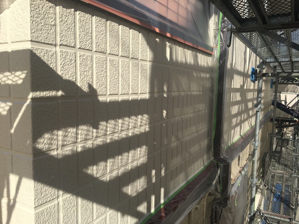 知立市　A様邸　外壁・屋根フッソコース　外壁塗装　中塗り完了