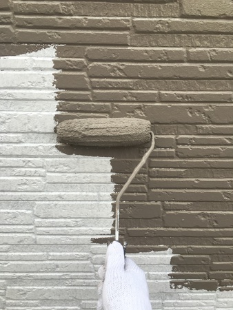 碧南市　KアパートB　外壁塗装　多彩模様コース　外壁塗装　中塗り塗装中