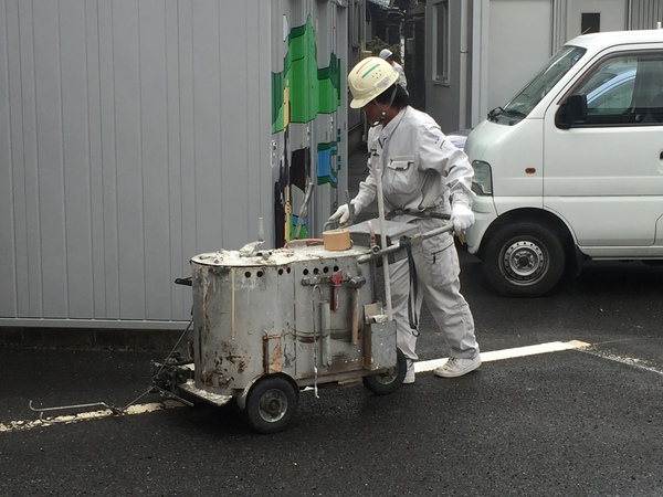 豊田市　花園自治区　白線焼付け塗装　焼付け中1