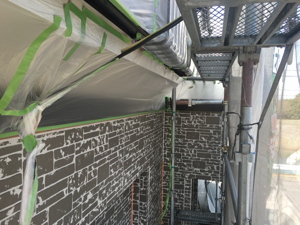 西尾市　U様邸　外壁塗装　ﾌｯｿ多模様塗装ｺｰｽ　外壁塗装　凸部分完了