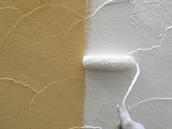 岡崎市 JAJA様邸 外壁塗装 ｼﾘｺﾝｺｰｽ　外壁塗装　下塗り中