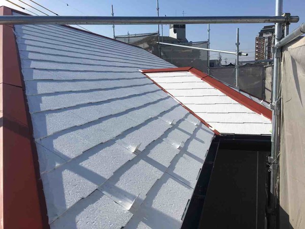 岡崎市 K様邸 外壁RSダイヤモンド・フッソコース屋根上塗り完了