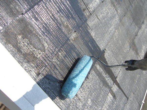 西尾市 Ｊアパート G棟 外壁塗装 屋根塗装 シリコンコース下塗り塗装中