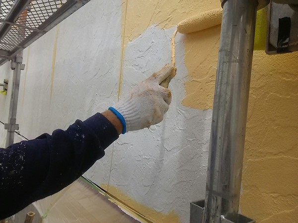 安城市　S様邸　屋根外壁塗装　ﾌｯｿ多模様ｺｰｽ　中塗り施工中