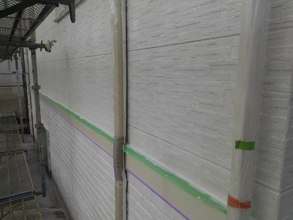 知立市　T様邸　戸建　外壁塗装　多彩模様コース　外壁塗装　下塗り完了