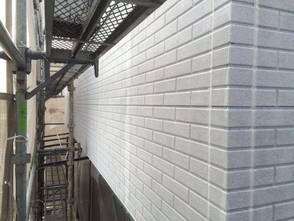碧南市　H様邸　外壁塗装　多彩模様ｺｰｽ 外壁塗装　下塗り完了1