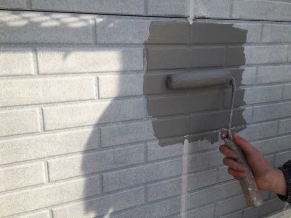 碧南市　H様邸　外壁塗装　多彩模様ｺｰｽ 外壁塗装　中塗り凹