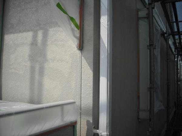 西尾市　　Ｊアパート　Ｃ棟　外壁塗装　屋根塗装　シリコンコースシーラ完了外壁
