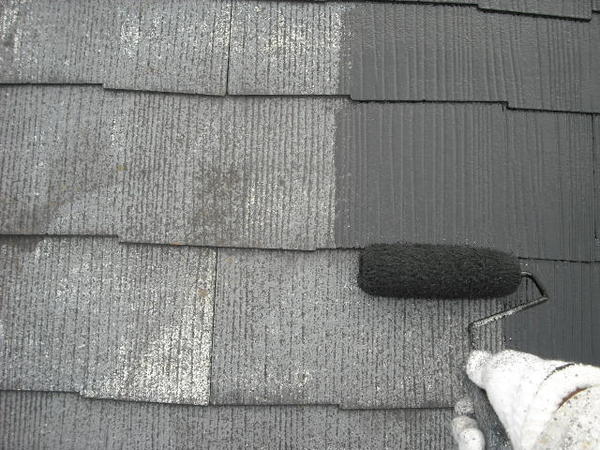 西尾市 Ｊアパート G棟 外壁塗装 屋根塗装 シリコンコース中塗り塗装中