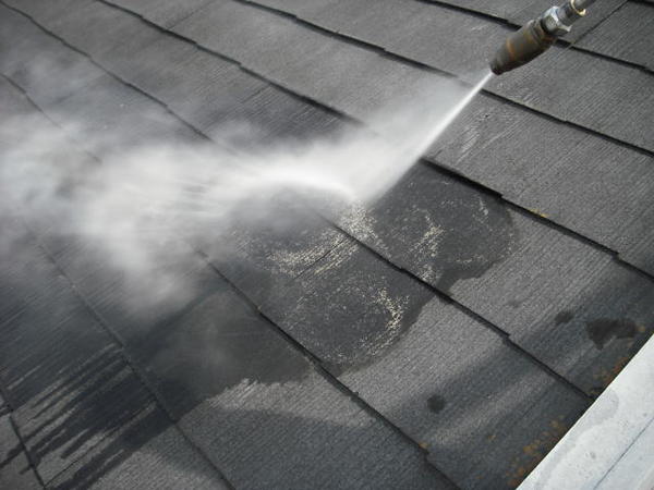 西尾市 Ｊアパート 棟 Ｅ外壁塗装 屋根塗装 シリコンコース高圧洗浄中