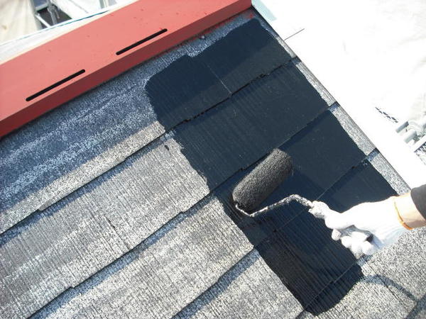 西尾市 Ｊアパート F棟 外壁塗装 屋根塗装 シリコンコース屋根中塗り塗装中