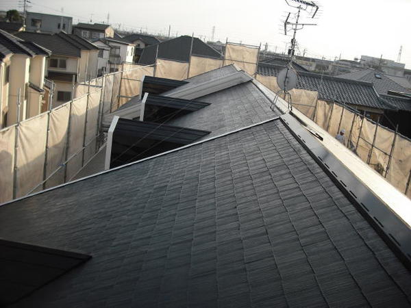 西尾市 Ｊアパート K棟 外壁塗装 屋根塗装 シリコンコース屋根中塗り完了