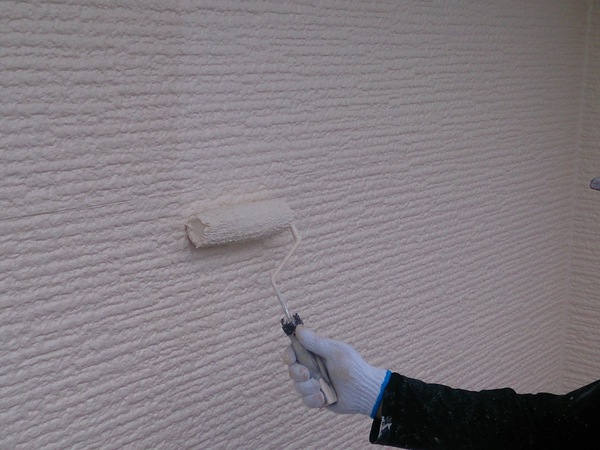 稲沢市　Ｓ様邸　戸建　外壁塗装　シリコンコース上塗り塗装中