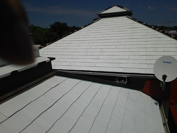 名古屋市 ヴェリーフラワー 店舗 屋根・外壁塗装 シリコンコース屋根シーラ完了2