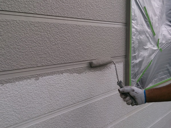 名古屋市 ヴェリーフラワー 店舗 屋根・外壁塗装 シリコンコース外壁中塗り塗装中