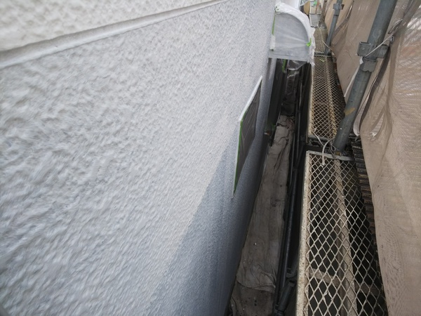 豊明市 Sアパート1  屋根・外壁塗装 RSシルバーグロスSiコース下塗り完了