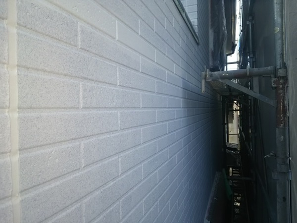 知立市　M様邸　戸建　外壁塗装　多彩模様コース外壁下塗り完了