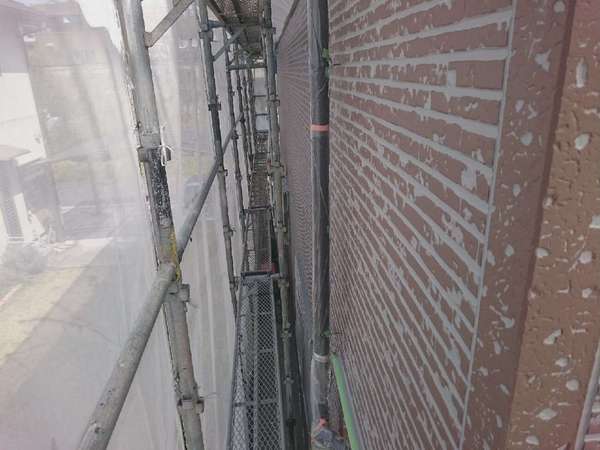 愛知郡  Y様邸  屋根・外壁塗装RSｺﾞｰﾙﾄﾞSi・ RSｺﾞｰﾙﾄﾞﾀﾞｲﾔﾓﾝﾄﾞｺｰｽ　ﾀﾞｲﾔﾓﾝﾄﾞ中塗り完了
