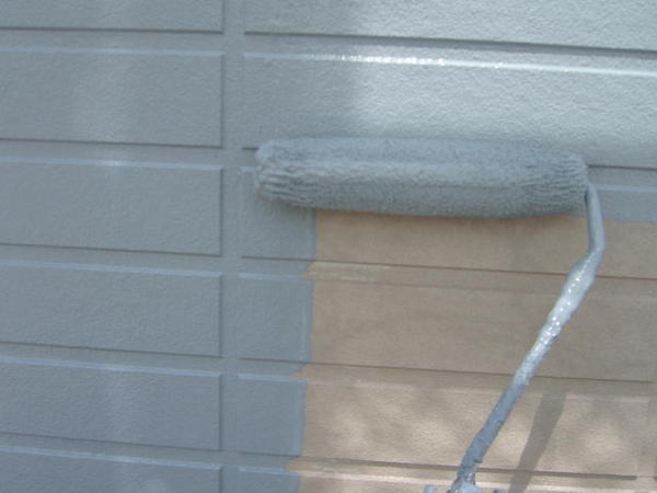 刈谷市　Jアパート　B棟　外壁塗装　屋根塗装　シリコンコース中塗り中
