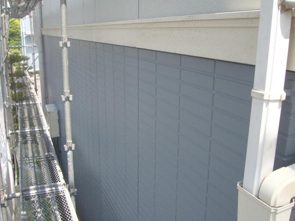 刈谷市　Jアパート　外壁塗装　屋根塗装　シリコンコース上塗り完了