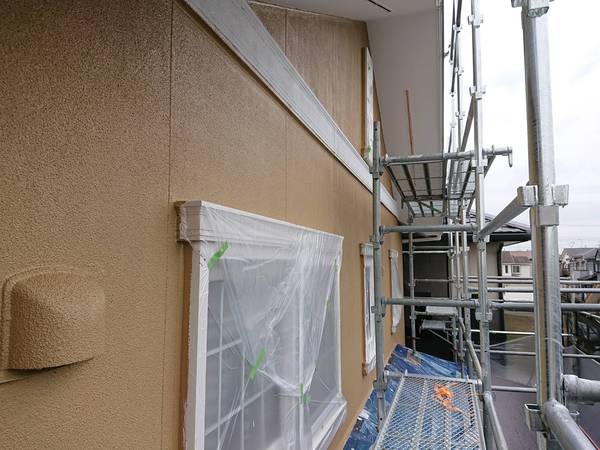 岡崎市 F様邸 屋根・外壁RSｼﾙﾊﾞｰｸﾞﾛｽﾏｯﾄ中塗り完了