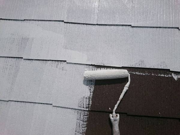 東海市 W様邸 屋根・外壁塗装RSｺﾞｰﾙﾄﾞSi・ RSﾀﾞｲﾔﾓﾝﾄﾞｺｰｽ屋根下塗り中