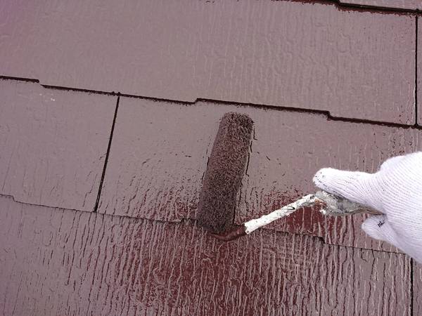 岡崎市 F様邸 屋根・外壁RSｼﾙﾊﾞｰｸﾞﾛｽﾏｯﾄ屋根上塗り中