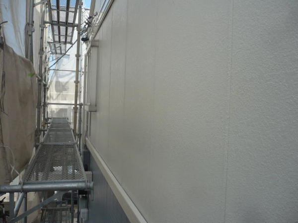 西尾市 Ｊアパート F棟 外壁塗装 屋根塗装 シリコンコース外壁上塗り完了