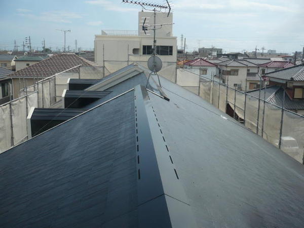 西尾市 Ｊアパート F棟 外壁塗装 屋根塗装 シリコンコース屋根上塗り完了