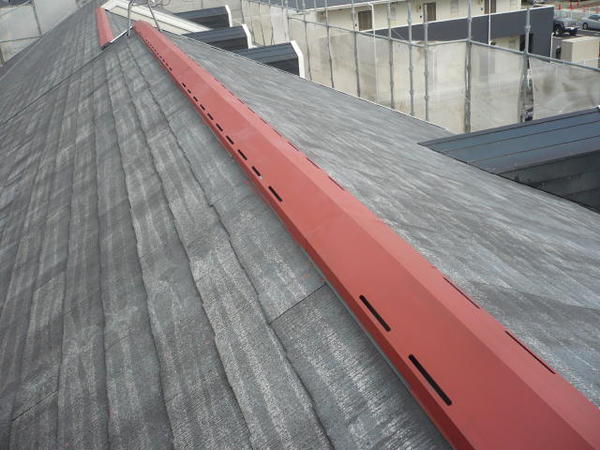 西尾市 Ｊアパート H棟 外壁塗装 屋根塗装 シリコンコース屋根下塗り完了