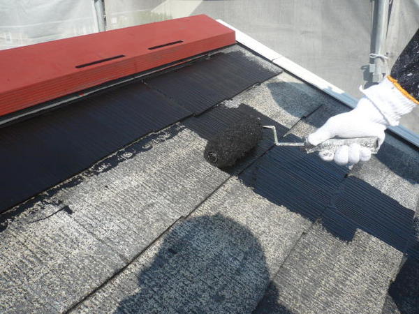 西尾市 Ｊアパート H棟 外壁塗装 屋根塗装 シリコンコース屋根中塗り塗装中