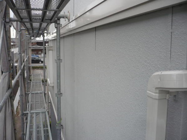西尾市 Ｊアパート H棟 外壁塗装 屋根塗装 シリコンコース外壁上塗り完了