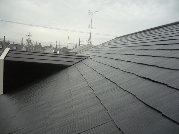 西尾市 Ｊアパート H棟 外壁塗装 屋根塗装 シリコンコース屋根上塗り完了