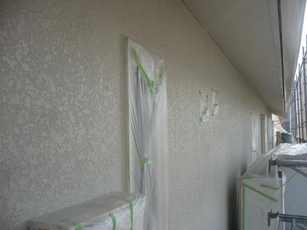 西尾市 Jアパート 管理棟 シリコンコース外壁中塗り塗装完了