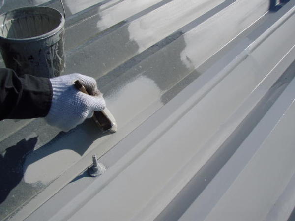 豊田市　Ｙ様邸　戸建　外壁塗装　屋根塗装　シリコンコース錆止め塗装中