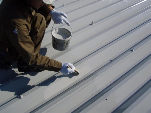 豊田市　Ｙ様邸　戸建　外壁塗装　屋根塗装　シリコンコース屋根中塗り塗装中