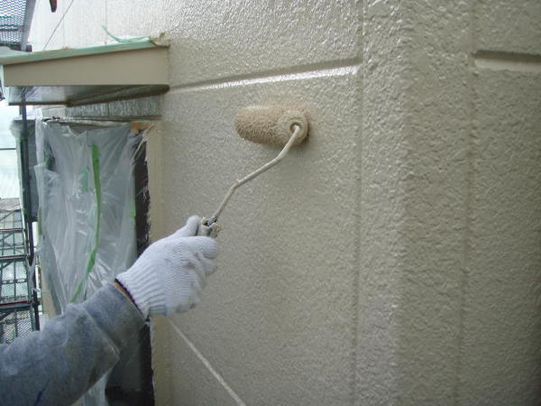 豊田市　Ｙ様邸　戸建　外壁塗装　屋根塗装　シリコンコース上塗り塗装中