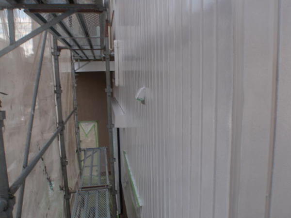 岡崎市 K社様 事務所棟屋根塗装 外壁塗装 シリコンコース下塗り完了外壁2