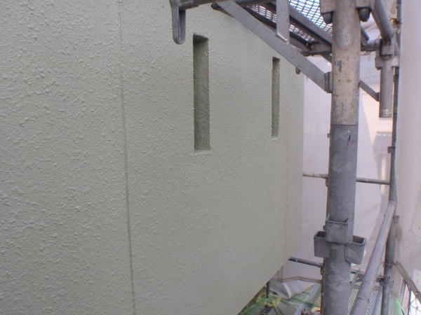 豊明市　Ｉ様邸　戸建　外壁塗装　フッソコース中塗り完了2