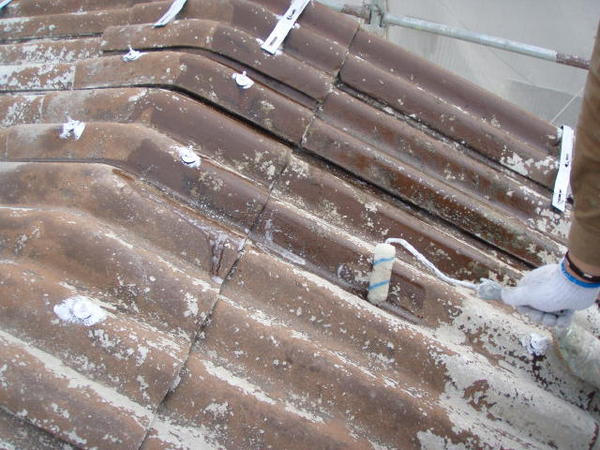 岡崎市　Ｋ社様　外壁塗装　屋根塗装　シリコンコース下塗り塗装中