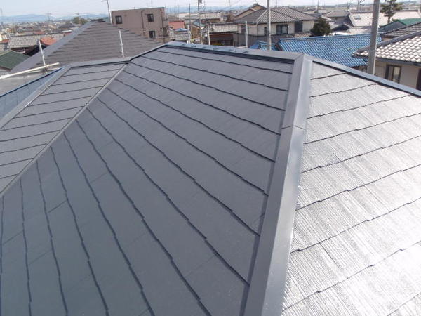 高浜市　M様邸　戸建　外壁塗装　屋根塗装　シリコンコース屋根中塗り完了