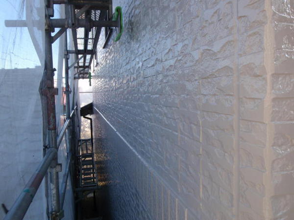 高浜市　M様邸　戸建　外壁塗装　屋根塗装　シリコンコース外壁上塗り完了2