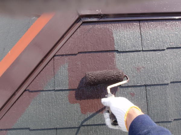 豊田市　O様邸　戸建　屋根塗装　外壁塗装　遮熱断熱コース屋根中塗り塗装中