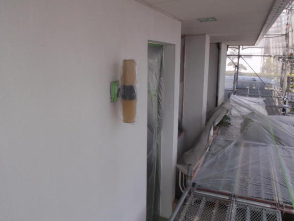 安城市　Ｍ事務所　外壁塗装　屋根防水ﾄｯﾌﾟｺｰﾄ　無機コース下塗り完了1